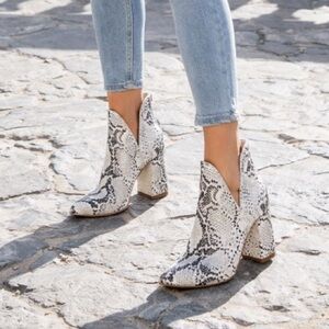 Steve Madden Rockstar Snakeskin Booties - Black and Cream SIZE 8